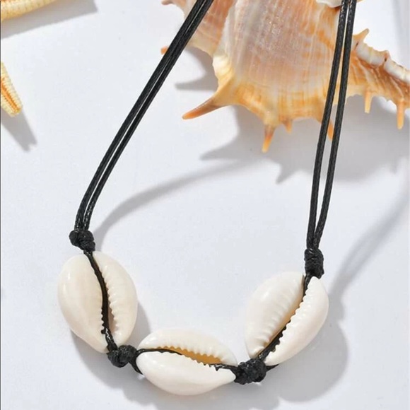 Shell Choker - Picture 2 of 4